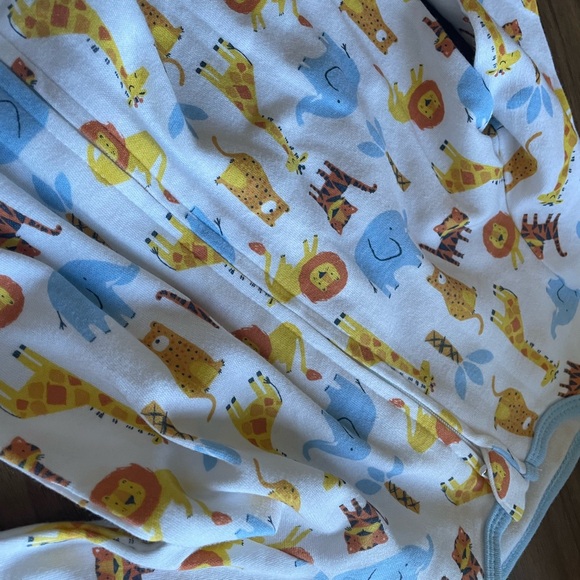 NWT Little Me Pajamas 6 Months - Picture 2 of 2